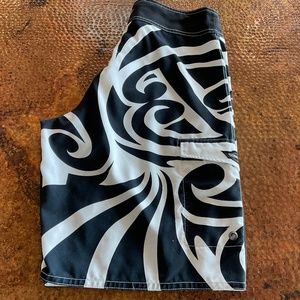 Sims Tribal Print Board Shorts. Black & White. Size 32 Mens.